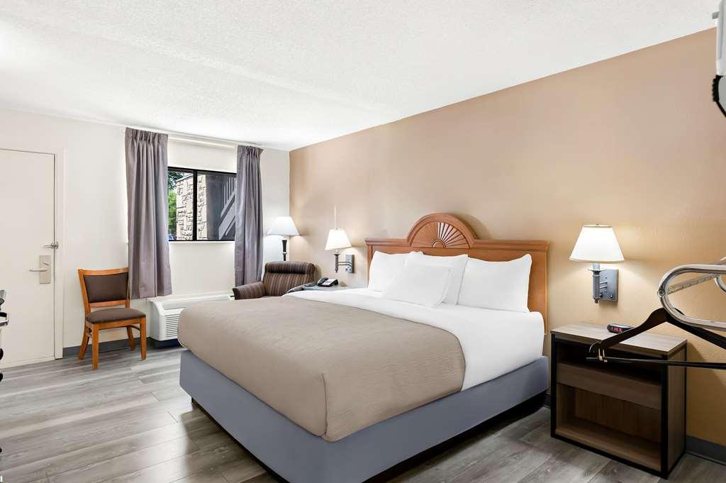 Quality Inn Middleburg Heights Quarto foto