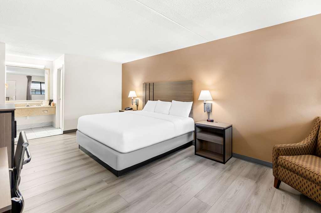 Quality Inn Middleburg Heights Quarto foto