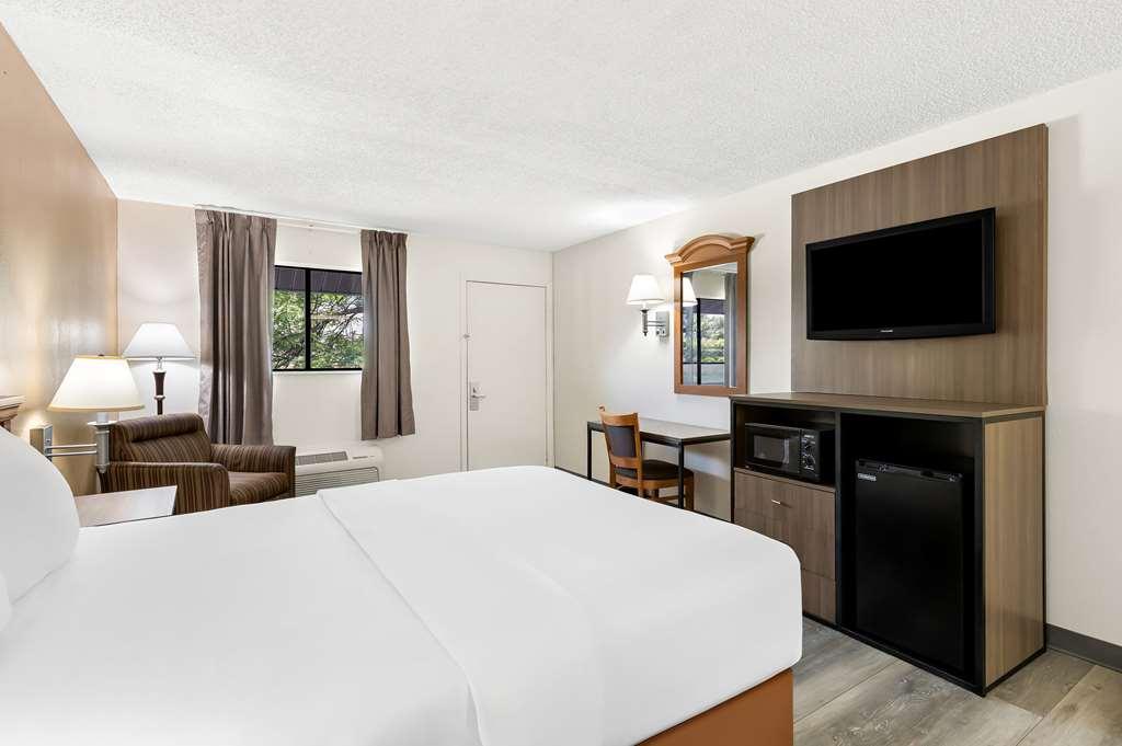 Quality Inn Middleburg Heights Quarto foto