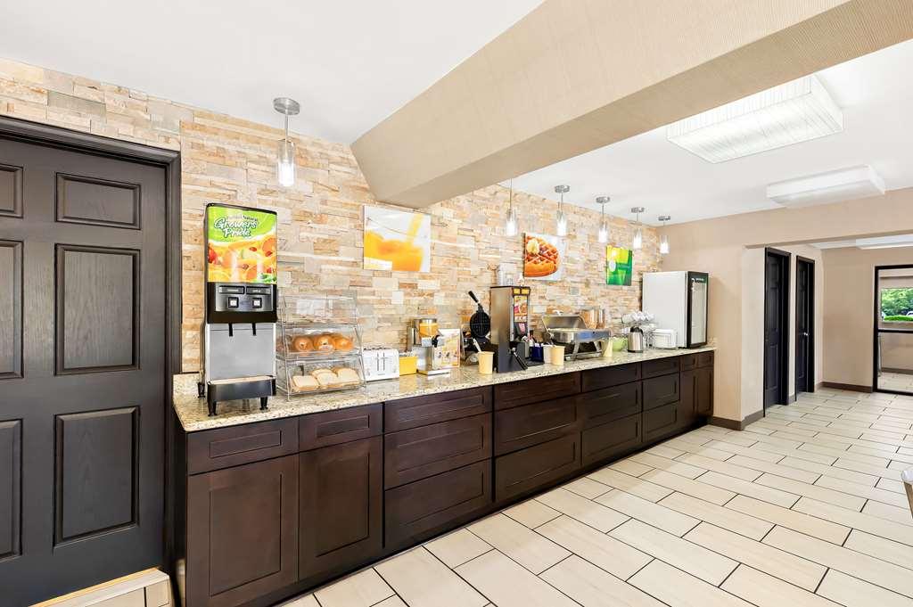 Quality Inn Middleburg Heights Restaurante foto