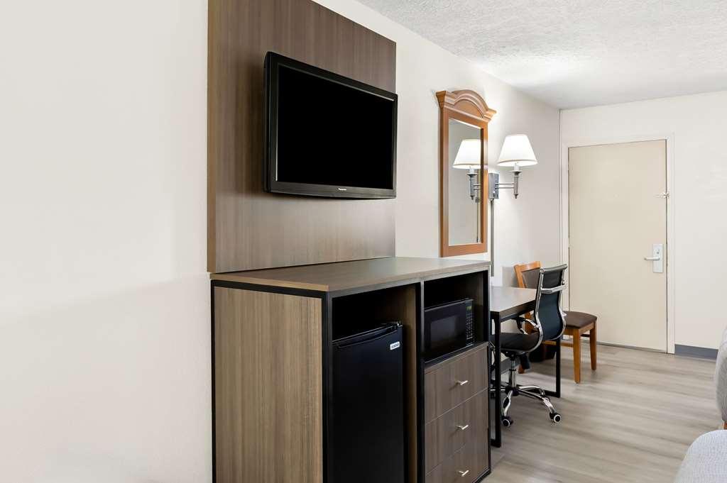 Quality Inn Middleburg Heights Quarto foto